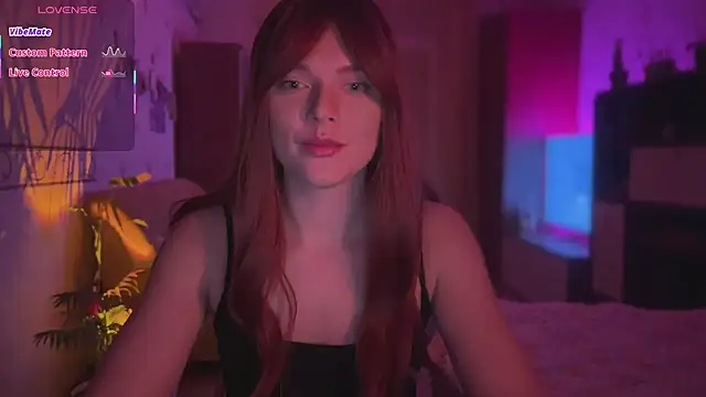 CherryRed Girl online show from April 8, 11:18 pm