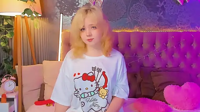 EmilyAngells online show from March 31, 5:40 am