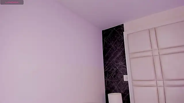 Ivaannaa  online show from March 21, 11:15 am