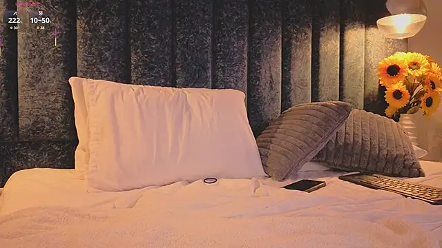 Ariannaa Suarez1 online show from March 19, 7:51 pm