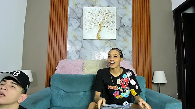 KING OFF BOYS online show from April 22, 7:22 pm