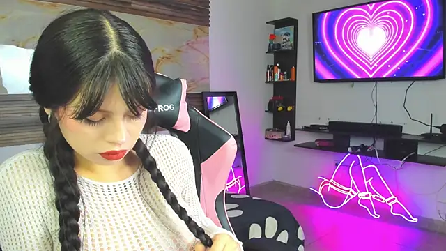 Cloe roouse online show from October 28, 8:25 pm