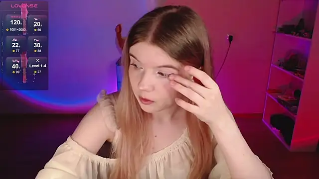 Strawberry juli online show from April 7, 4:09 pm