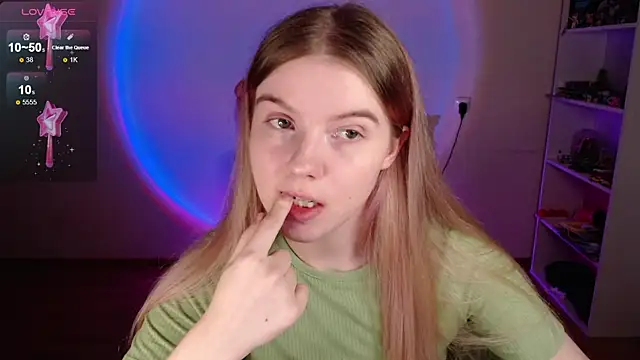 Strawberry juli online show from April 9, 12:43 pm