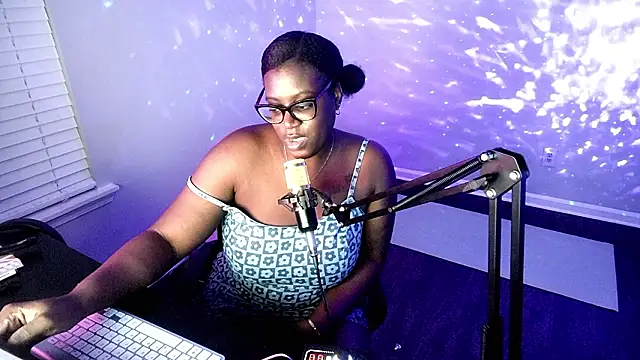 lovelyenigma365 online show from February 4, 4:15 am