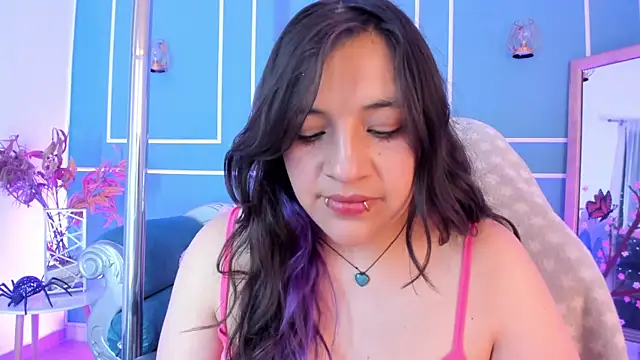 TaraTaylorr online show from April 1, 3:18 am