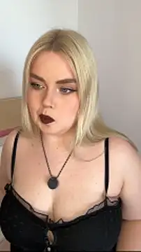 April Vancee online show from April 17, 11:12 am