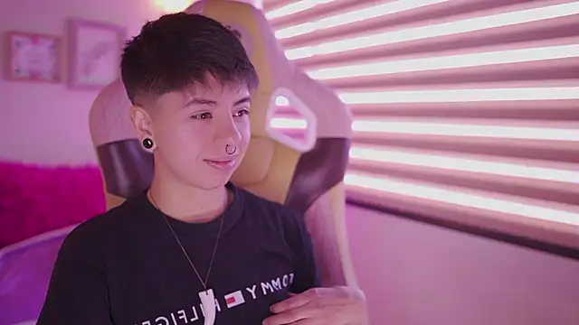 tommy blue online show from March 12, 1:14 pm