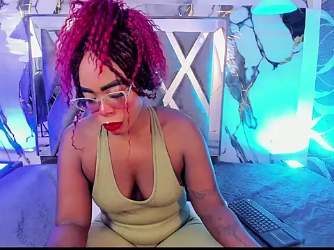 CandyMartinez  online show from July 17, 8:34 pm