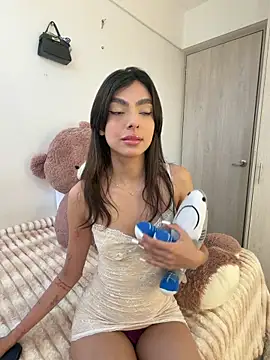 ZaraLuuv online show from April 9, 6:13 pm