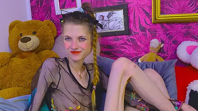 KittyRaine online show from May 28, 12:36 pm