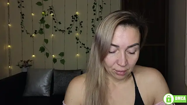 Kiss julli88I online show from December 18, 6:56 pm