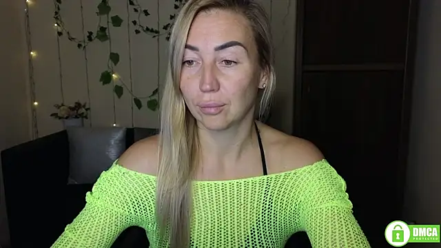 Kiss julli88I online show from October 14, 5:26 pm