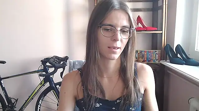 love megi online show from April 11, 6:19 am