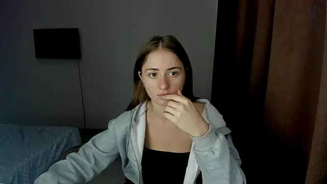 LilyHaart online show from October 4, 8:31 am