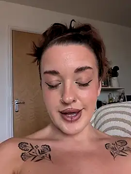 Petite Juicy Olive online show from August 4, 12:11 pm