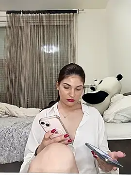 MeCherryy online show from March 19, 6:45 pm