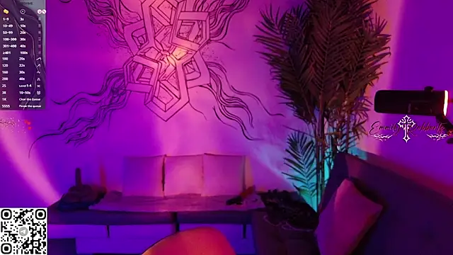 Emmi Roberts online show from April 13, 2:02 am