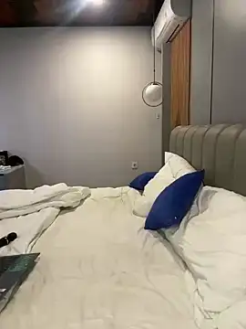 DarkVelvet online show from June 8, 7:31 am