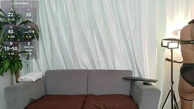 YuliethPetite online show from May 28, 2:37 pm