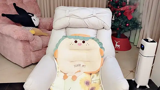 NovaNana online show from March 6, 7:09 pm