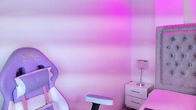 Lia adamsss online show from April 9, 6:19 am