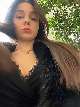 MilaBee online show from March 21, 8:19 am