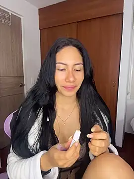 ArianaReynoldss online show from April 7, 10:50 am