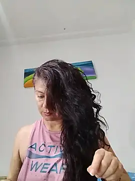 lunadicty online show from June 10, 5:33 pm