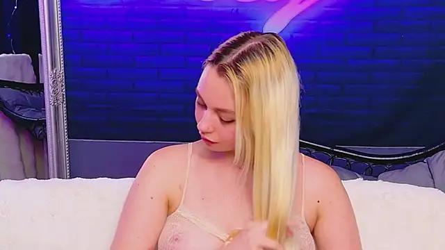 AlessiaCroft online show from July 7, 6:47 am