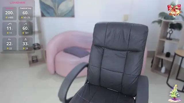 kylie soraya online show from December 4, 5:24 pm