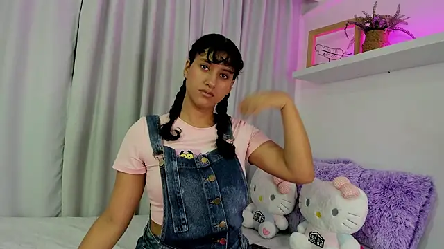 niia7 online show from March 13, 7:37 pm