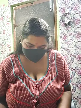 Liyaa 24 online show from April 15, 5:35 pm