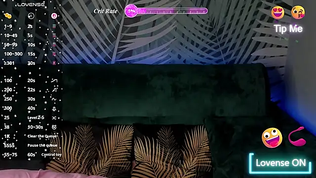 ChristyCrayme online show from July 14, 10:03 pm