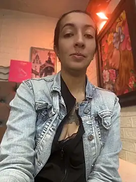 SALOME KORLAND online show from April 9, 8:03 pm