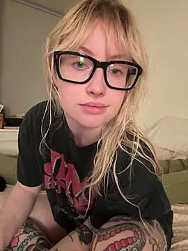 seeunexttuesday online show from March 29, 9:47 pm