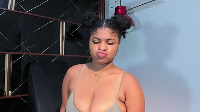 HannyThompson online show from April 16, 12:49 pm