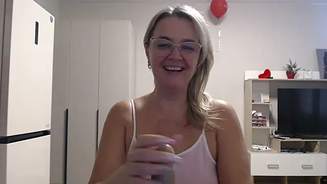 EleanoraDream online show from March 21, 8:19 am