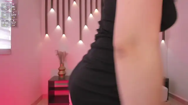 emma fhox online show from April 7, 7:16 pm