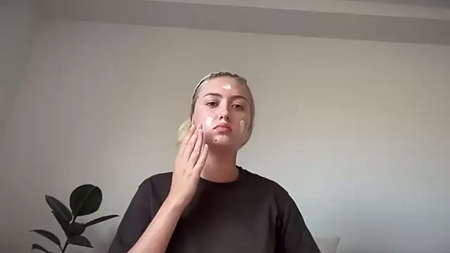 Kitty Swetty online show from July 23, 5:32 pm