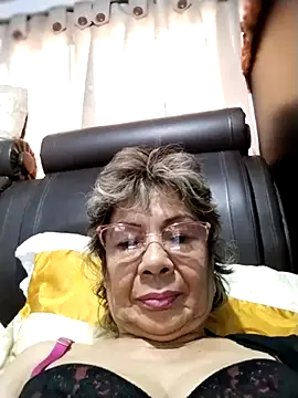 OliviaMorris1 online show from March 29, 3:33 pm