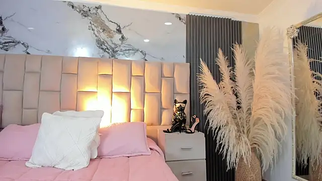 cloesummerr  online show from March 31, 2:28 pm