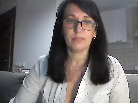 Elena48324 online show from April 16, 5:01 pm