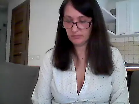 Elena48324 online show from June 4, 5:39 pm