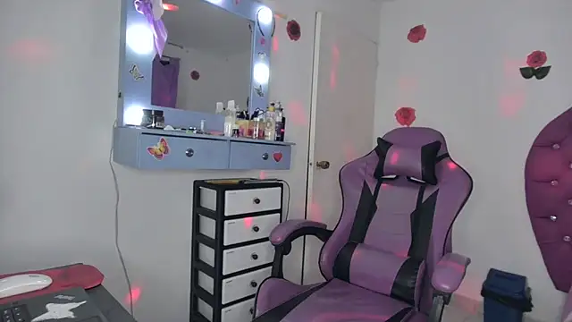 soffy rosses online show from April 14, 8:14 am