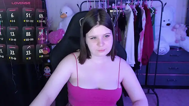 AmyVibess online show from April 10, 8:15 pm