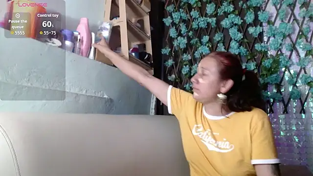 darling hott online show from April 5, 11:31 am