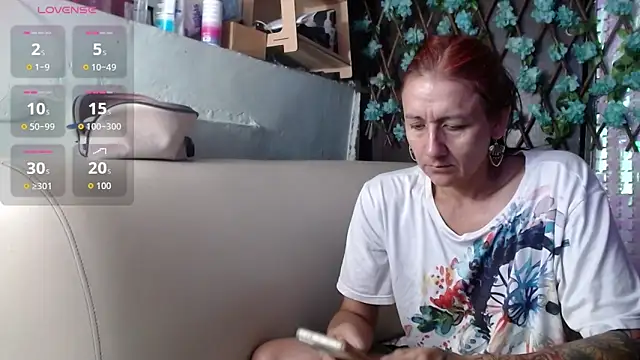 darling hott online show from March 24, 11:04 am