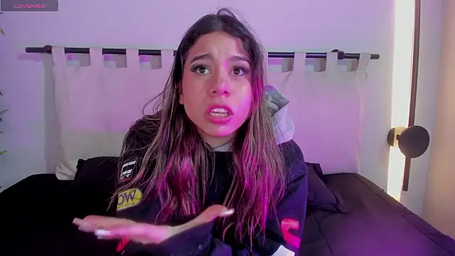 Rachell criss online show from March 12, 4:26 am