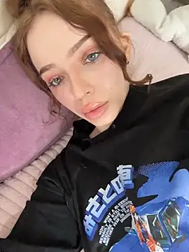 Hannah xBaby online show from March 19, 11:25 am